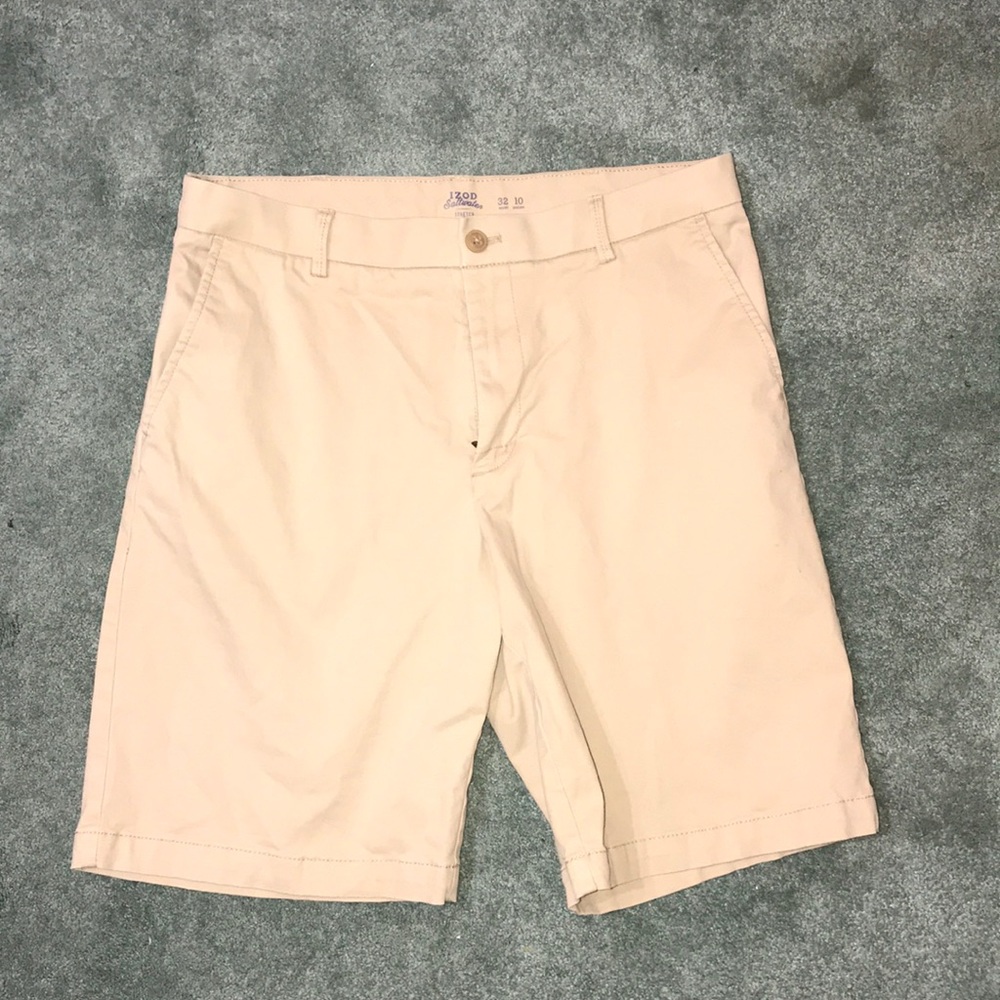 IZOD KHAKIS SHORTS! 32 Men’s NEW!
